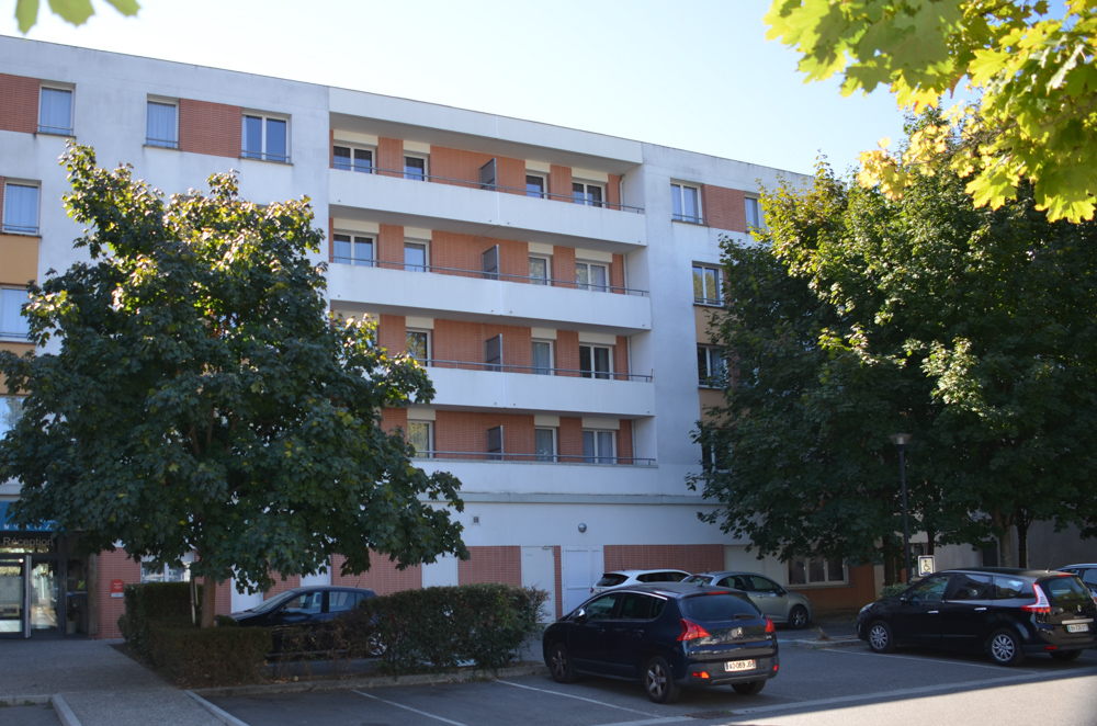 APPARTEMENT T2 37M² MEUBLE - PISCINE - PROCHE COMMODITES - PARKING PRIVE - LIBRE D'OCCUPATION photo 5